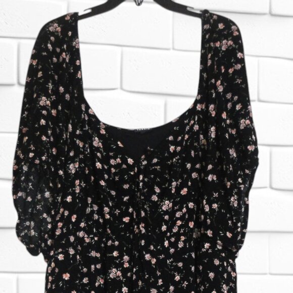 Torrid (Size 4) Black Floral Short Sleeve Dress with Elastic Waist and Neckline - Picture 3 of 3